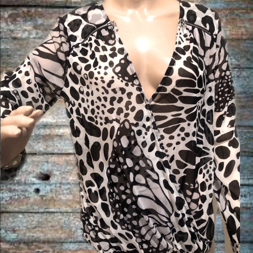 Beautiful animal print blouse.